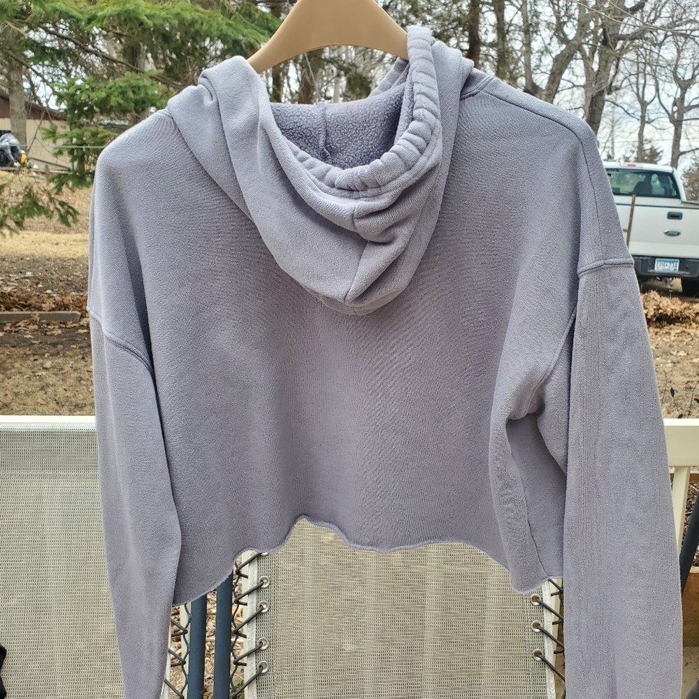 Cropped Volleyball Hoodie - Picture 2 of 4
